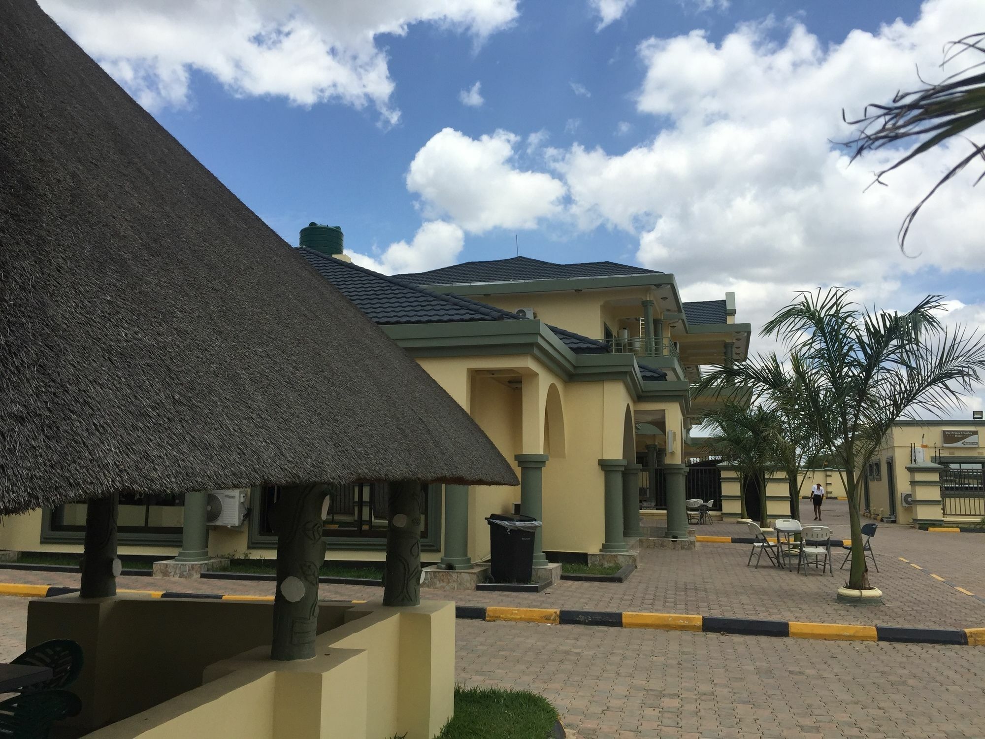 The Prince Charles Hotel Lusaka Exterior foto